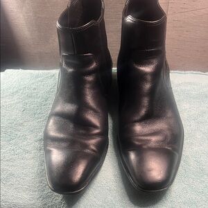 Boss Hugo Classic Black Leather Chelsea Boots w/ side engraved buckles Sz 9 1/2
